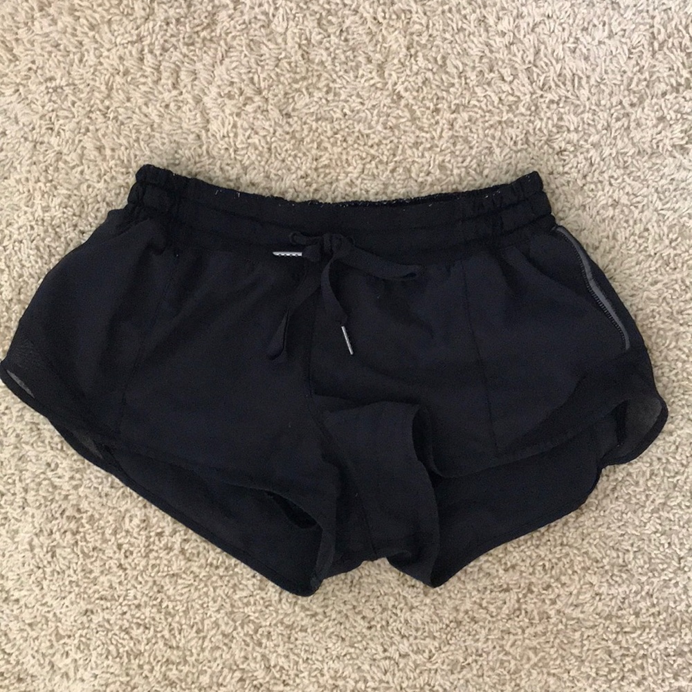 Lululemon Hotty Hot shorts 2”